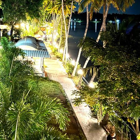 Bed and Breakfast Jaladarshini Lakeside Gardens Коллам Экстерьер фото