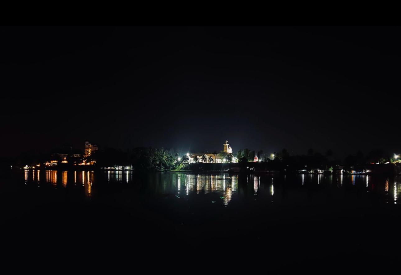 Bed and Breakfast Jaladarshini Lakeside Gardens Коллам Экстерьер фото